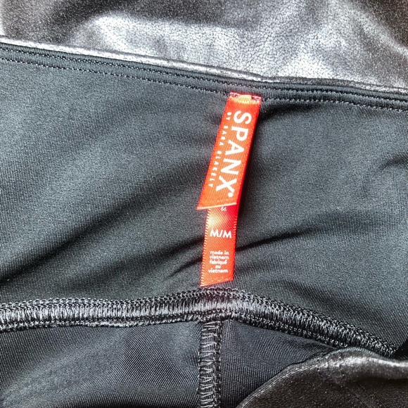 Spanx Faux Leather Tummy Control leggings size M - Picture 5 of 7